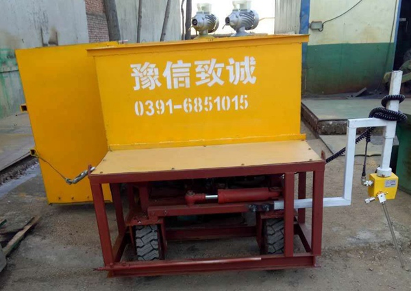 路肩現(xiàn)澆成型機,路肩一次成型機